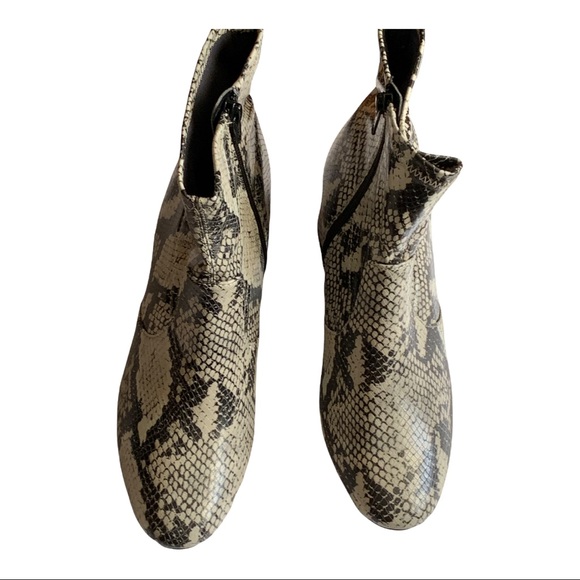 TIME AND TRU SNAKE PRINT BOOTS, SIZE 7.5 - Picture 11 of 14